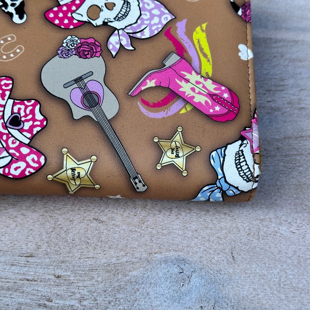 Betsey Johnson Western Cowgirl Skull Wristlet Wallet Tan Pink Gold Tone Zip - Picture 16 of 16